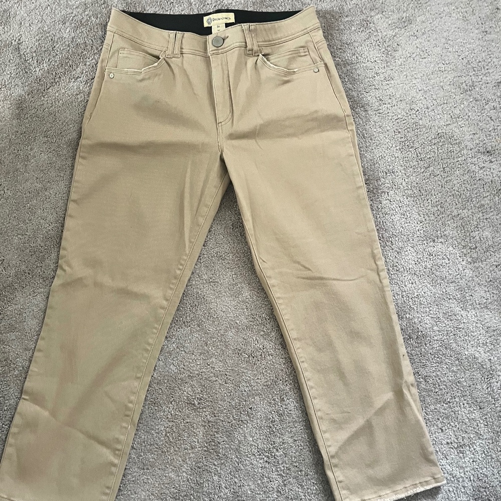 DEMOCRACY JEANS. Sz 16. Tan. Cropped